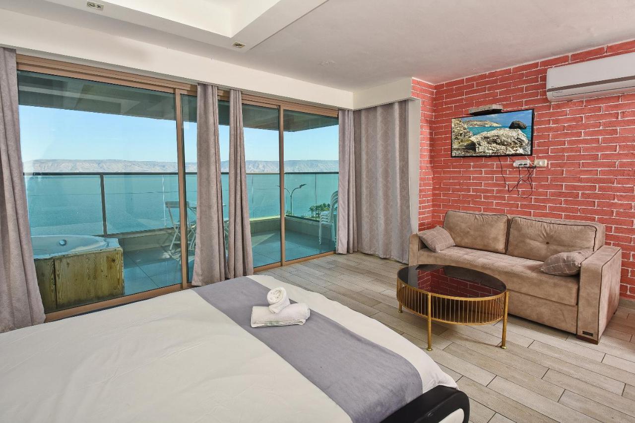 Nofim Suites Tibériade Extérieur photo